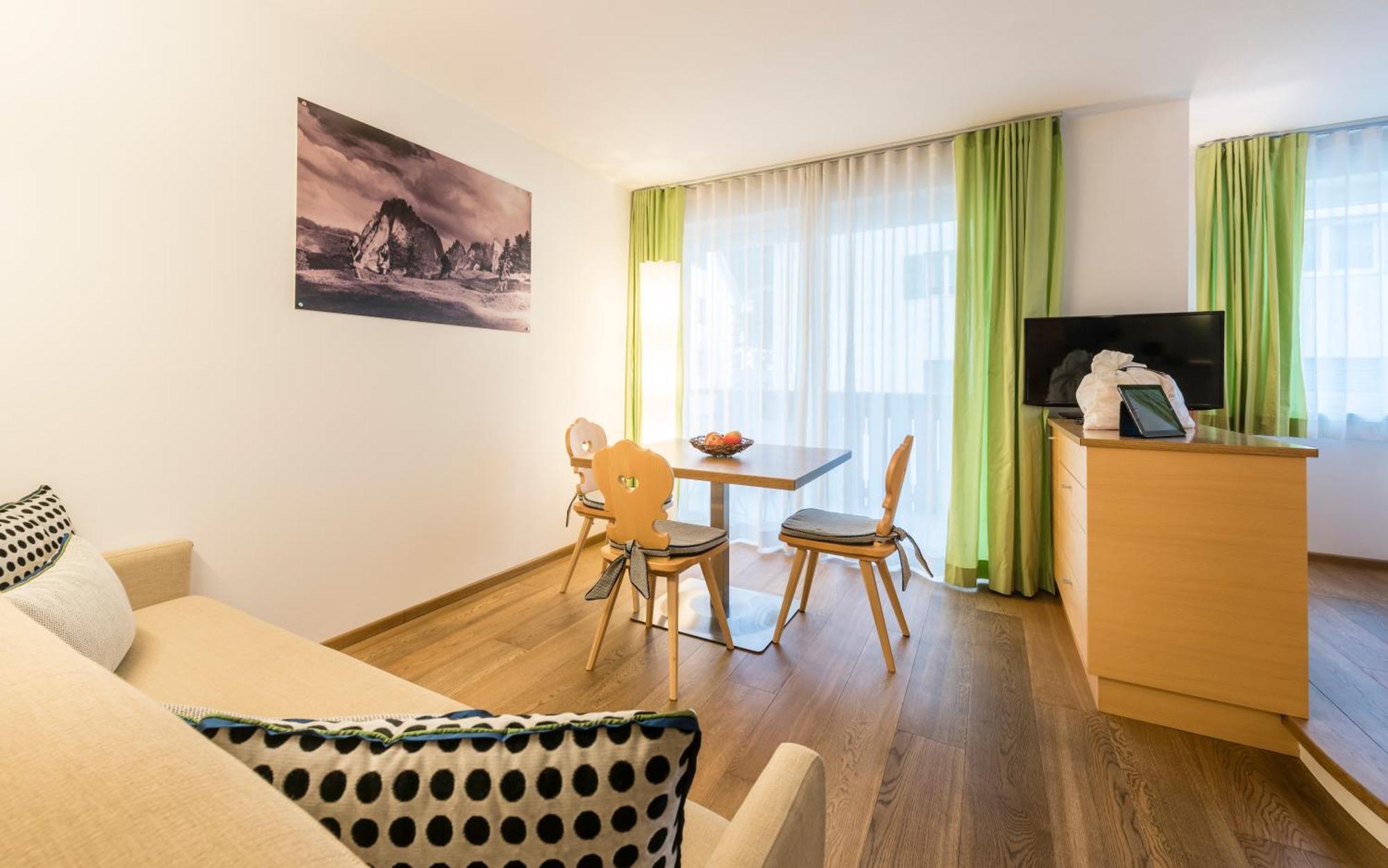 Avita - Suites To Relax Ortisei Exteriér fotografie